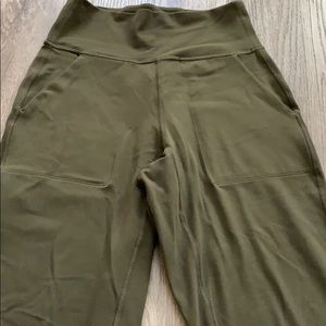 New lululemon forest green joggers